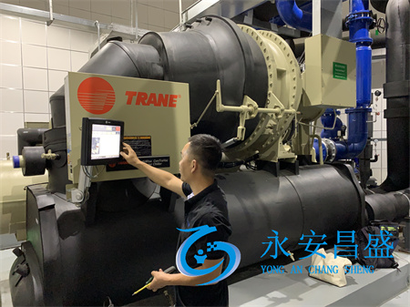 中央空調水系統故障維修手冊：水冷機組常見故障解析與修復策略