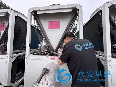 西安中央空調維修清洗 上門速度快 價格透明