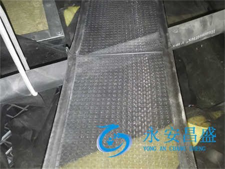 清洗餐廳風機盤管