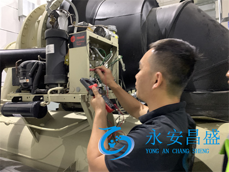 西安餐廳螺桿機異響深夜急救指南3步定位+5大維修方案 省萬元停業損失